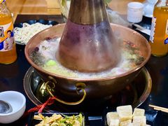 -果松木炭酸菜铜火锅·外婆参鸡汤