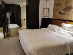 -三亚湾海居铂尔曼度假酒店