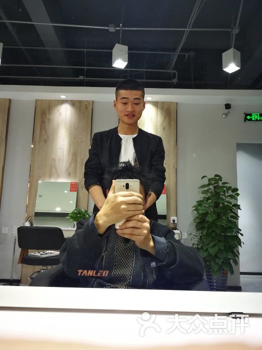 南瓜车造型(银亿滨江店)剪发师傅阿杰图片 - 第3张