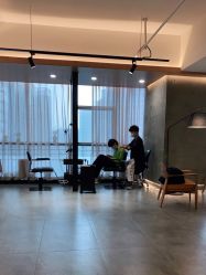 -C-18 SALON
