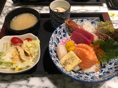 海三色丼飯-家贺屋刺身寿司专门店