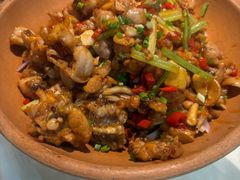 -阿瓦山寨·湘菜现炒·剁椒鱼头王(咸阳总店)