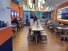 大堂-狼狼一碗螺蛳粉·24小时营业