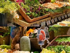 -雍容荟帝王蟹活龙虾展台自助(IFS黑金店)