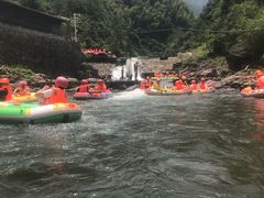 -安吉龙王山峡谷漂流