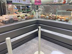 面包甜点陈列柜-PAOPAO Bakery&Café(港汇店)