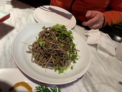 香椿苗拌黑豆丝-京味斋·北京烤鸭(华威桥北工大店)
