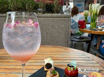 成都群光君悦酒店 X Fresh联名，邂逅春夏主题双人下午茶