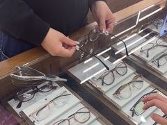 -一代眼镜·蔡司配镜(浦东大拇指广场店)
