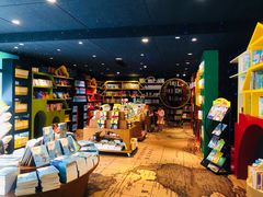 -钟书阁(珍园店)