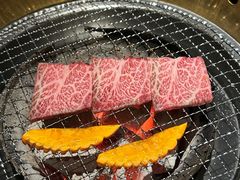 -山川小町·极番烧肉(新地假日广场店)