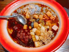 -爆炸头阿姨小四川正宗川味小吃(无任何分店)