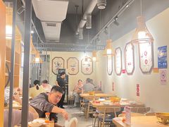 -聚鑫朋酸菜肥肠(文艺路口店)