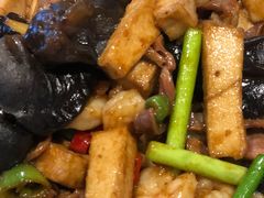 -靠山屯东北农家菜(八龙桥雅苑店)