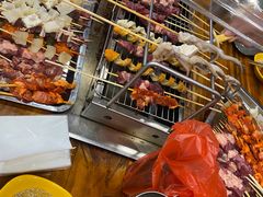 -哈尔滨小酒馆·鲜肉现穿自助烧烤(康新花园店)