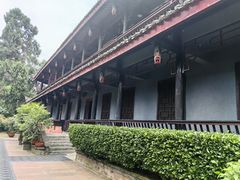 -峨眉山报国寺