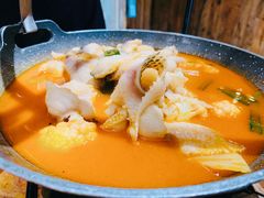 思茅酸汤鱼片-老滇山寨•云南特色菜•地方菜•民族风情歌舞表演(金碧店)