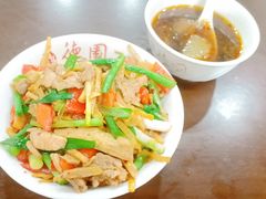 韭白笋子炒肉盖码饭-百年德园(侯家塘店)