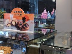 面包甜点陈列柜-巴黎贝甜(常德路店)
