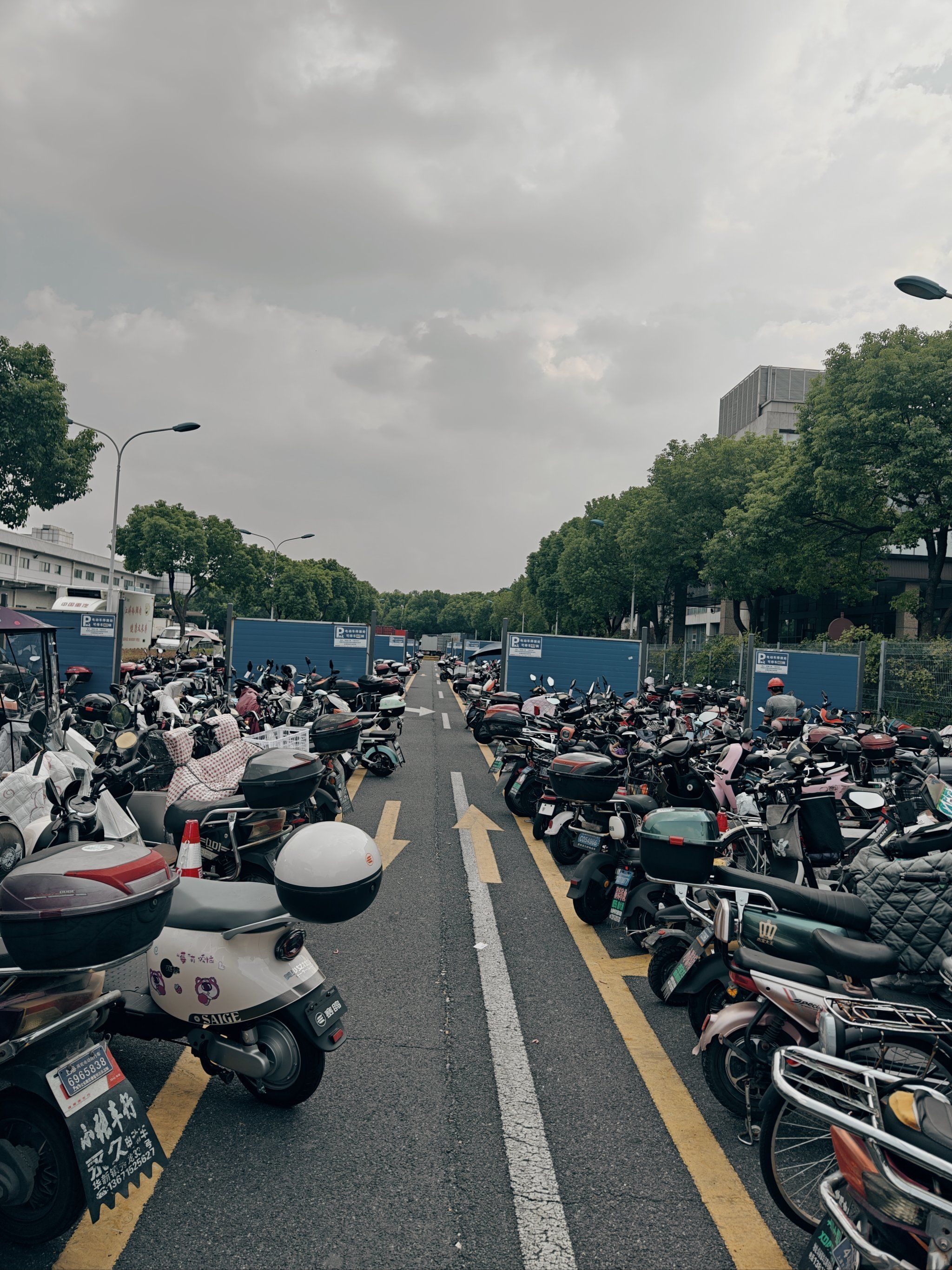 十字路口撞车堵