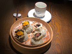 乌米咸蛋黄烧卖-佬泰丰斋· 乌镇茶食餐厅
