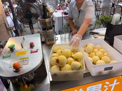 -刘姐啤酒鱼民族演艺餐厅(西街总店)