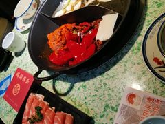 鸡松茸汤鸳鸯锅-鸿姐老火锅(静安店)