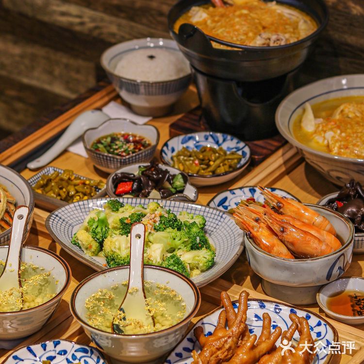 跟成都土著吃蟹黄面❗️TA们都说来蟹叁寳…