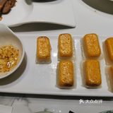 朋友一起吃饭。六点半的还有空位，坐了不到半小时
