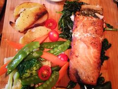 -SISTERS BAR RESTAURANT川意酒馆(嘉善老市H楼店)
