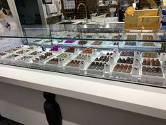 面包甜点陈列柜-GODIVA(宁波来福士店)