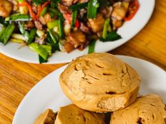 馒头包三层肉-凯华海鲜火锅·传承三十六年