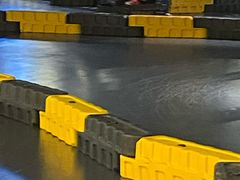 -极限PLAY运动娱乐新世界·团建派对潮玩休闲馆·室内蹦极高空游乐园