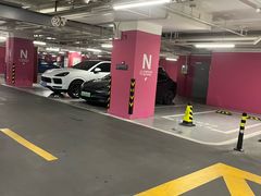 -前滩太古里木区停车场