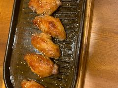 料理烤焦香翅中-老东镇啤酒屋海鲜加工·蒸汽海鲜·海鲜烧烤(台东店)