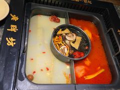 -老牌坊云南鱼豆花火锅(哈西万达店)