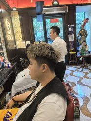 -东方先生国潮男士理发馆