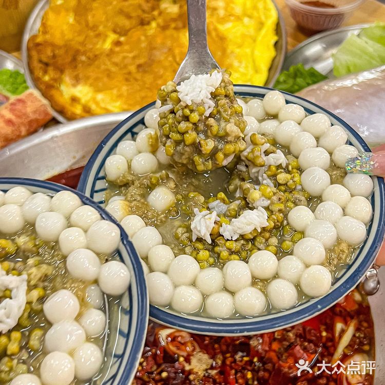 坐穿半个武汉就为了一碗绿豆冰汤圆！好清爽