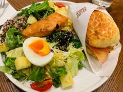 香草煎深海三文鱼沙拉-THE WOODS 简餐 (国贸商城店)