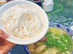 -桥香园过桥米线(国贸店)