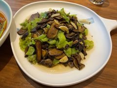 青椒炒牛肝菌-翠云楼·汽锅鸡·云南特色菜(翠湖公园店)