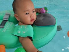 -蓝鲸奇亲子游泳俱乐部