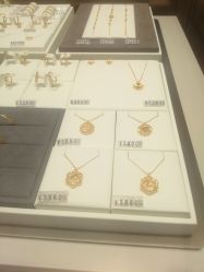 -周大福 CHOW TAI FOOK(新世界百货崇文店)