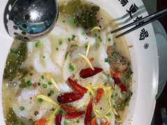 -江渔儿酸菜鱼·拔草餐厅(虎门君乐汇店)