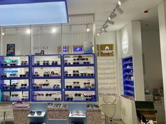 -美式眼镜·授权蔡司.依视路.尼康.豪雅.明月(南翔印象城店)