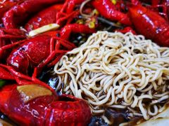 酱焖水果酵素小龙虾-小鳌陪你小排档·四季小龙虾·田鸡·宵夜(中央第五街店)