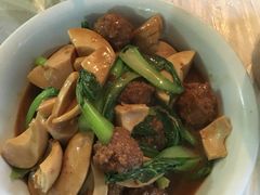 -国庆鱼头鱼尾馆(盛世华庭店)