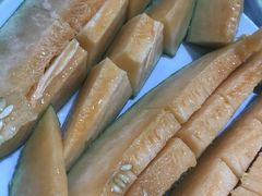 -布尔津河堤夜市