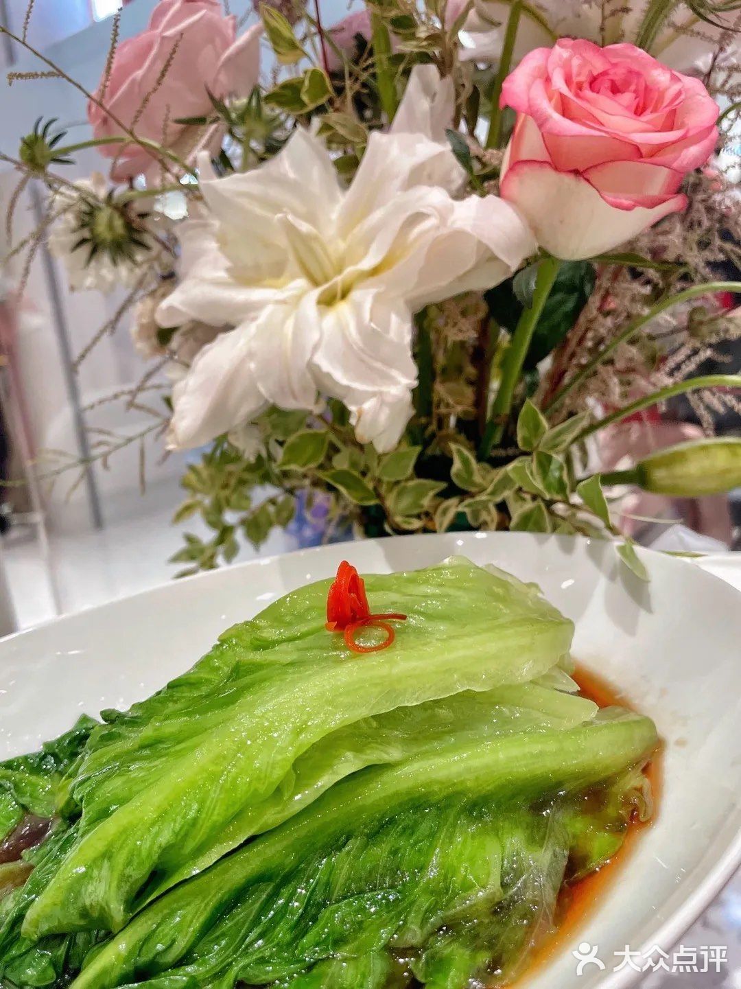 哎呀呀❗️这里的小哥哥小姐姐编小辫真好看