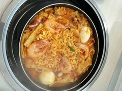-三清洞摩西韩式年糕火锅(威高广场店)